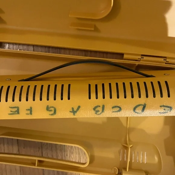 Suzuki Melodion (melodica/melody horn/etc.) in Yellow - Picture 5 of 6